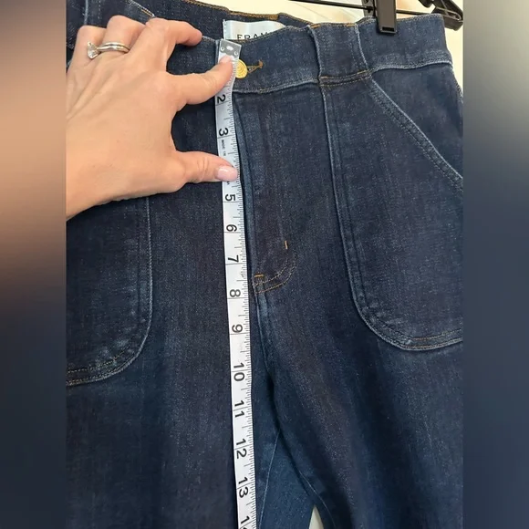 FRAME Denim High Rise Modern Pocket Jean in Rinse, Size 30. - Picture 8 of 15